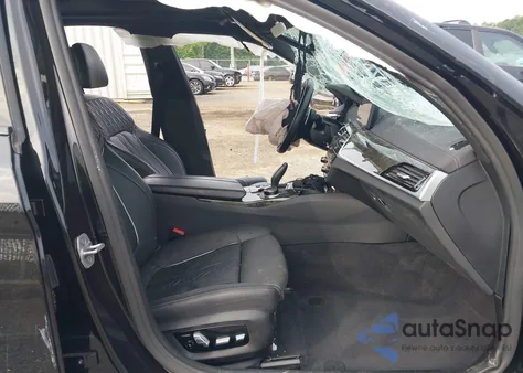 2022 BMW M550Xi из США, поврежденный, VIN WBA13BK06NCH69788